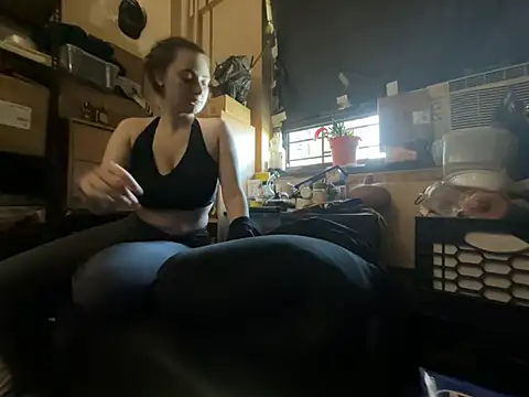 Snowbunnycake 131 online show from 15, 6, 2026