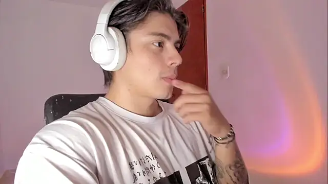 Giordano Russo online show from 7, 4, 2026