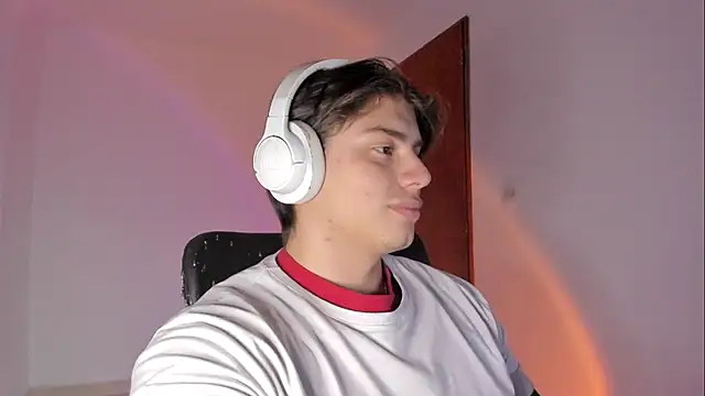 Giordano Russo online show from 2, 4, 2026