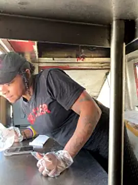 HaloRodeoLover2 online show from 13, 3, 2026