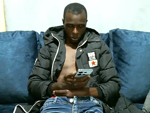 Snapshot of reezly chatting on 4, 12, 2024 reezly online show from 4, 12, 2024