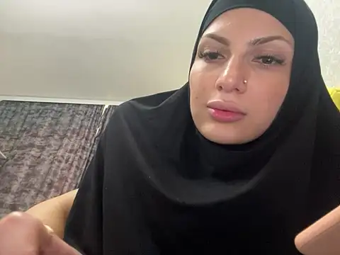 Snapshot of GumusGuray chatting on 10, 2, 2025 GumusGuray online show from 10, 2, 2025