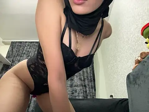 Snapshot of GumusGuray chatting on 5, 3, 2025 GumusGuray online show from 5, 3, 2025