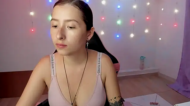 Ginger Sweetty online show from 8, 1, 2025