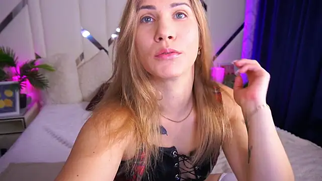 Snapshot of CassandraGood chatting on 26, 9, 2025 CassandraGood online show from 26, 9, 2025