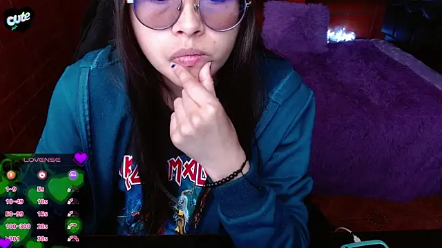 Snapshot of MidoriQuiinn chatting on 12, 6, 2026 MidoriQuiinn online show from 12, 6, 2026