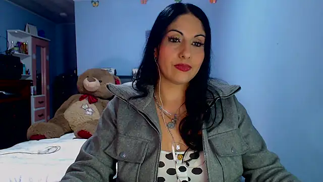 Snapshot of sahtlove1 chatting on 5, 5, 2026 sahtlove1 online show from 5, 5, 2026