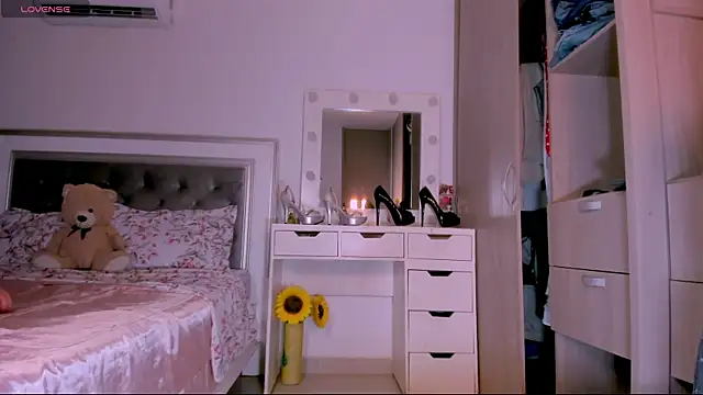 Snapshot of sharonDulce chatting on 23, 6, 2026 sharonDulce online show from 23, 6, 2026