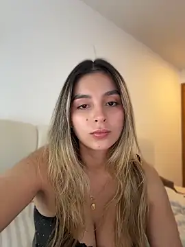 Snapshot of oriana_zoeee chatting on 6, 5, 2026 oriana zoeee online show from 6, 5, 2026