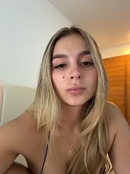 Snapshot of oriana_zoeee chatting on 4, 6, 2026 oriana zoeee online show from 4, 6, 2026