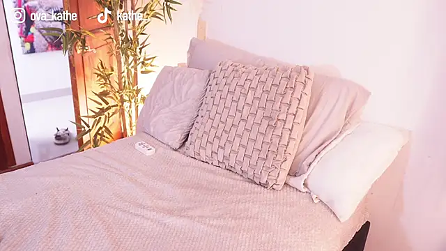 Lucy fit online show from 27, 3, 2026