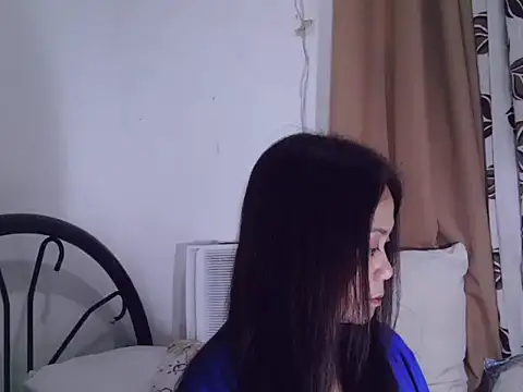 Snapshot of mommylicious chatting on 10, 3, 2025 mommylicious online show from 10, 3, 2025