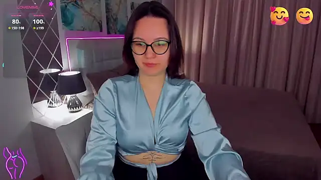 Snapshot of EsterLogan chatting on 21, 3, 2025 EsterLogan online show from 21, 3, 2025
