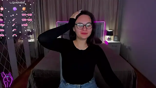 Snapshot of EsterLogan chatting on 26, 9, 2025 EsterLogan online show from 26, 9, 2025