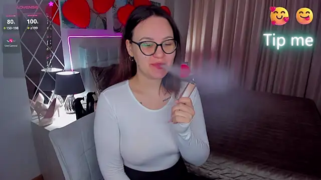 Snapshot of EsterLogan chatting on 18, 2, 2025 EsterLogan online show from 18, 2, 2025