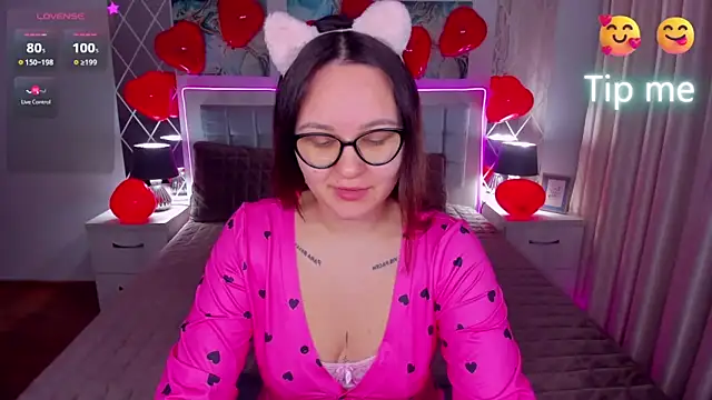 Snapshot of EsterLogan chatting on 14, 2, 2025 EsterLogan online show from 14, 2, 2025