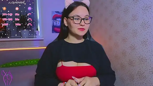 Snapshot of EsterLogan chatting on 1, 10, 2025 EsterLogan online show from 1, 10, 2025