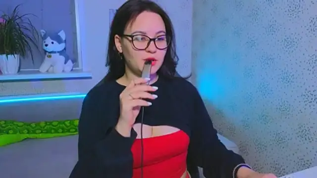 EsterLogan online show from 1, 12, 2025