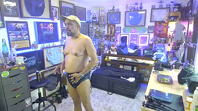 Snapshot of Briefs_bud chatting on 12, 4, 2026 Briefs bud online show from 12, 4, 2026