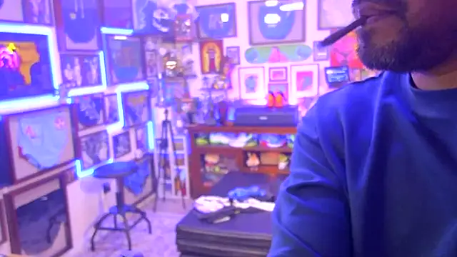 Snapshot of Briefs_bud chatting on 25, 11, 2025 Briefs bud online show from 25, 11, 2025