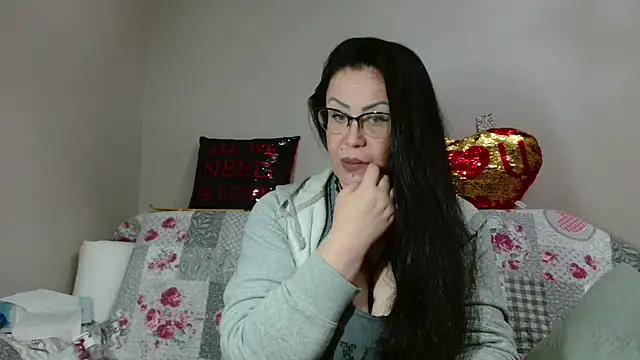 x  KHALEESI  x online show from 18, 11, 2025