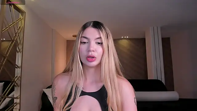 NiaHolland online show from 13, 5, 2026