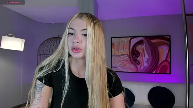 NiaHolland online show from 10, 6, 2026