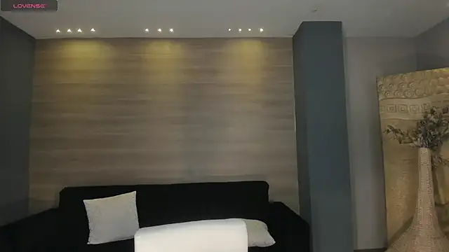 NiaHolland online show from 24, 2, 2026