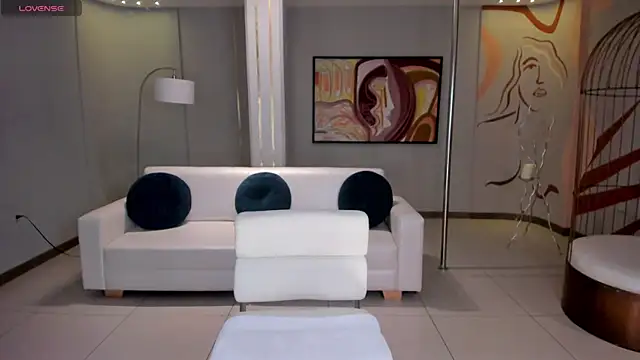 NiaHolland online show from 3, 4, 2026