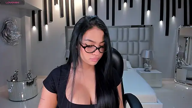 MollyJones  online show from 12, 7, 2026