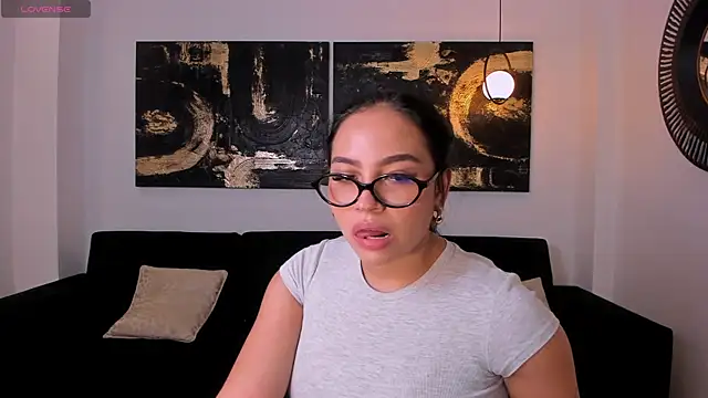 MollyJones  online show from 14, 7, 2026