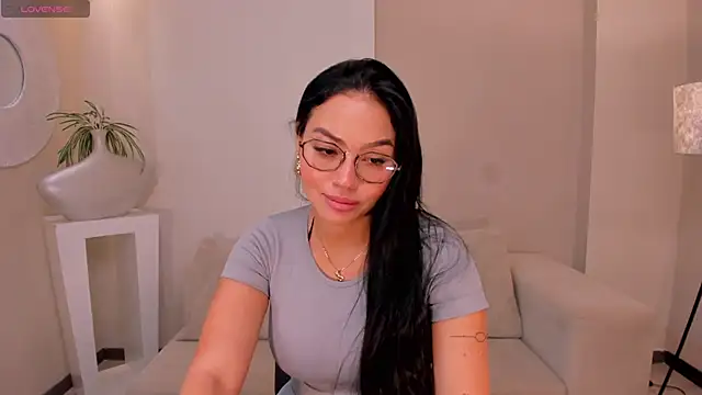 Snapshot of MollyJones_ chatting on 3, 6, 2026 MollyJones online show from 3, 6, 2026