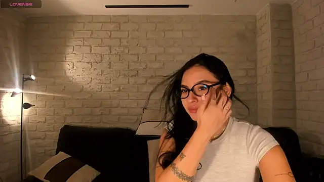 Snapshot of MollyJones_ chatting on 13, 6, 2026 MollyJones online show from 13, 6, 2026