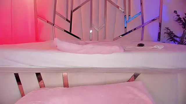 hot booty  online show from 18, 6, 2026