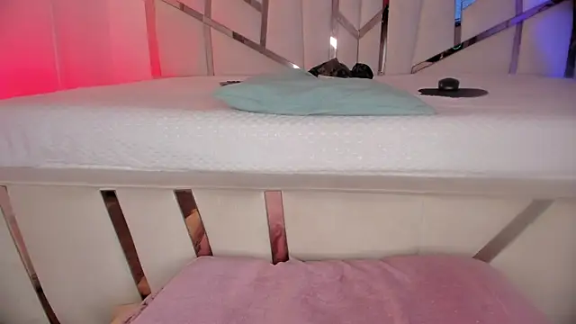 hot booty  online show from 10, 7, 2026