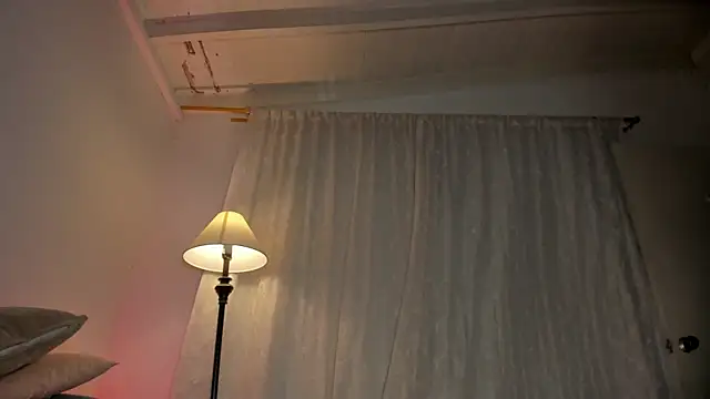 hot booty  online show from 5, 2, 2025