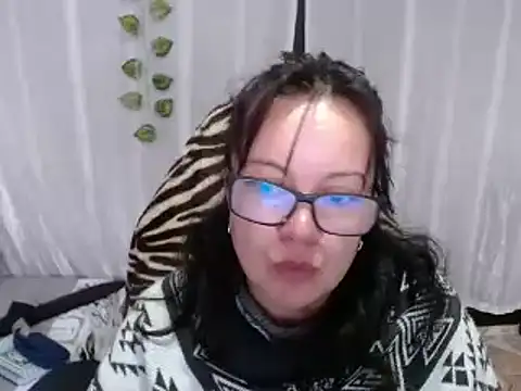 Sonialorens  online show from 7, 2, 2025