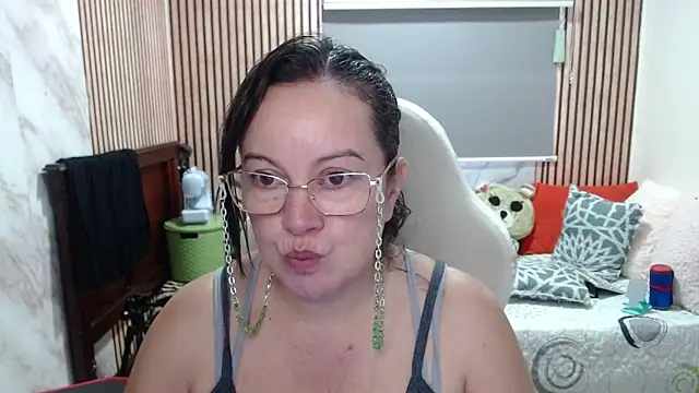 Snapshot of Sonialorens_ chatting on 12, 5, 2026 Sonialorens online show from 12, 5, 2026