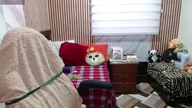 Sonialorens  online show from 16, 4, 2026