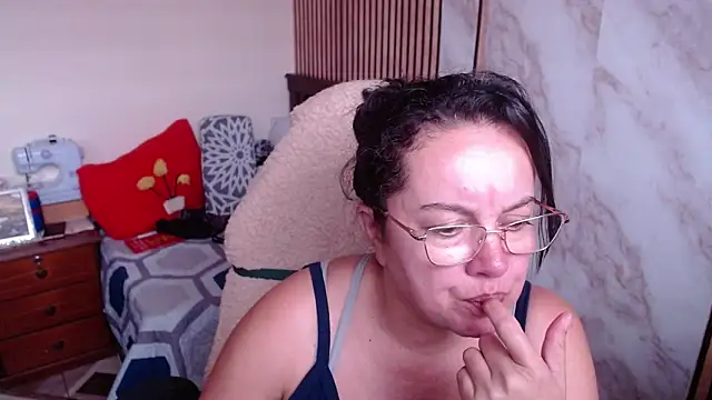 Sonialorens  online show from 13, 2, 2026