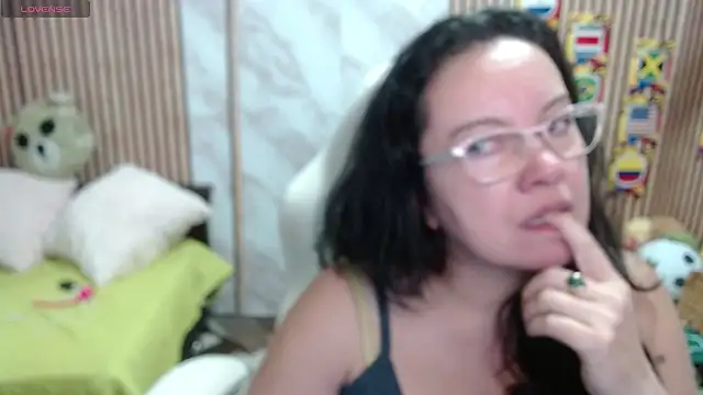 Snapshot of Sonialorens_ chatting on 9, 7, 2026 Sonialorens online show from 9, 7, 2026