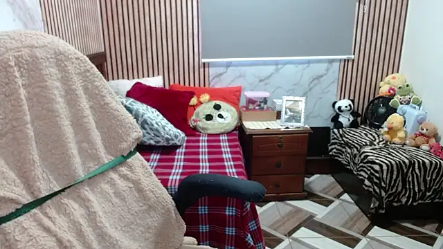 Sonialorens  online show from 22, 4, 2026