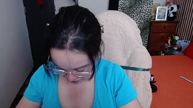 Sonialorens  online show from 3, 12, 2025