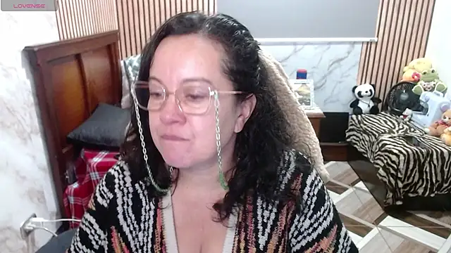 Sonialorens  online show from 15, 4, 2026