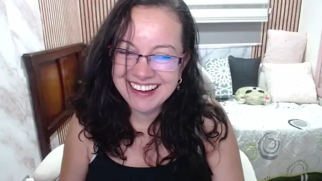Snapshot of Sonialorens_ chatting on 10, 6, 2026 Sonialorens online show from 10, 6, 2026
