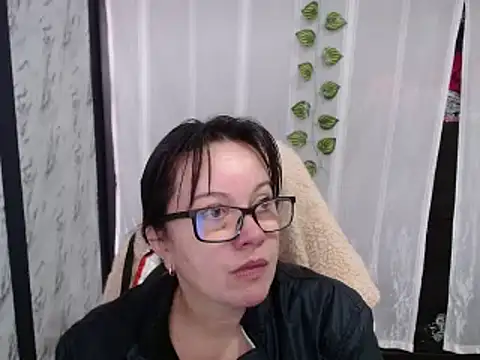 Sonialorens  online show from 25, 2, 2025