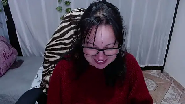 Sonialorens  online show from 5, 2, 2025