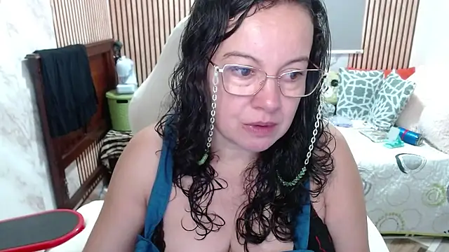 Snapshot of Sonialorens_ chatting on 13, 5, 2026 Sonialorens online show from 13, 5, 2026