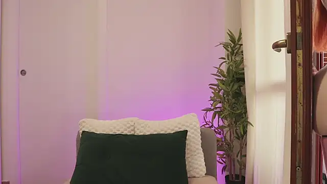 Luna Riva online show from 22, 4, 2026