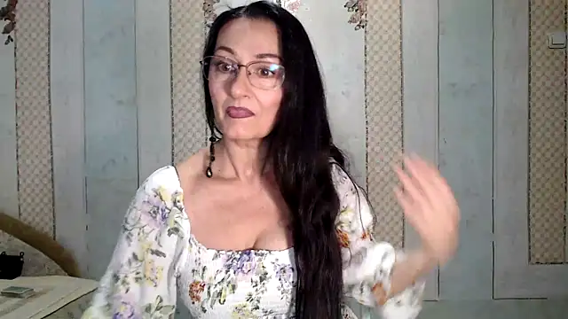 Snapshot of Antralyn chatting on 12, 3, 2025 Antralyn online show from 12, 3, 2025